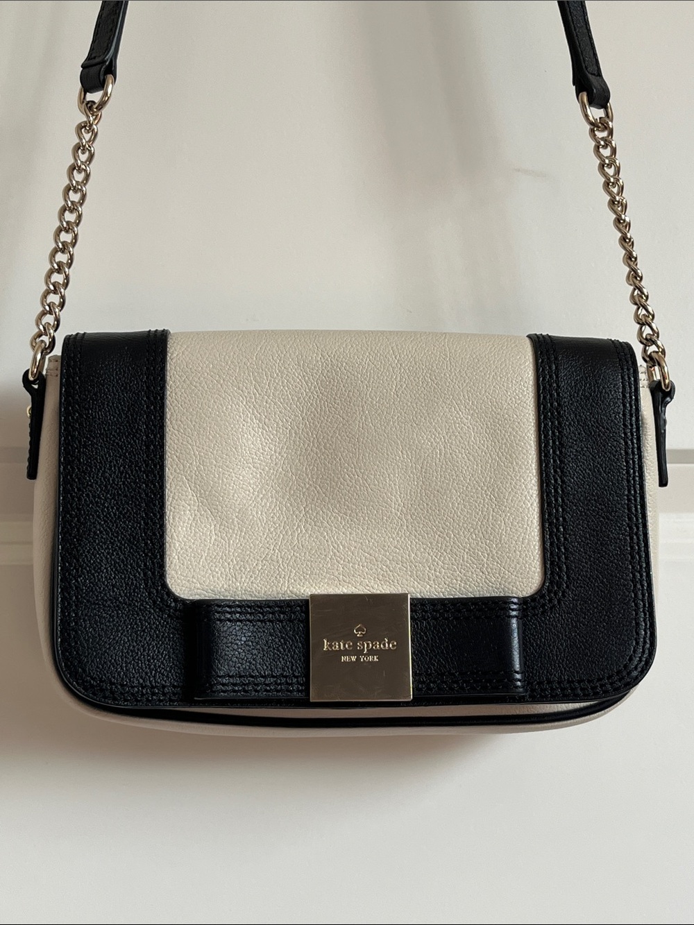 kate spade Black & Cream Leather Chain-Handle Crossbody